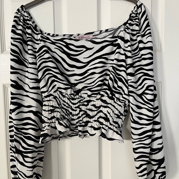 BCBGeneration Zebra crop top size M - Picture 7 of 8